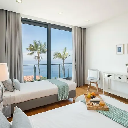 فيلة Papagaio By An Island *