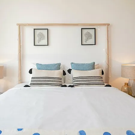 Papagaio By An Island فونشال