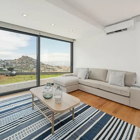 Papagaio By An Island