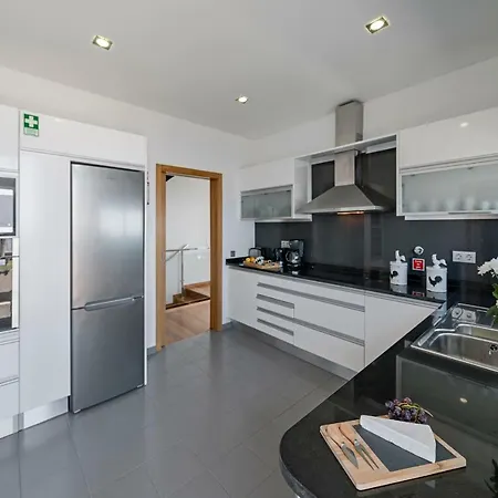 Papagaio By An Island