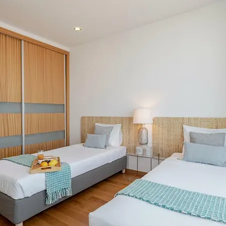 Villa Papagaio By An Island *